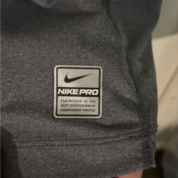 Nike Pro Fit Tshirt - Picture 3 of 6